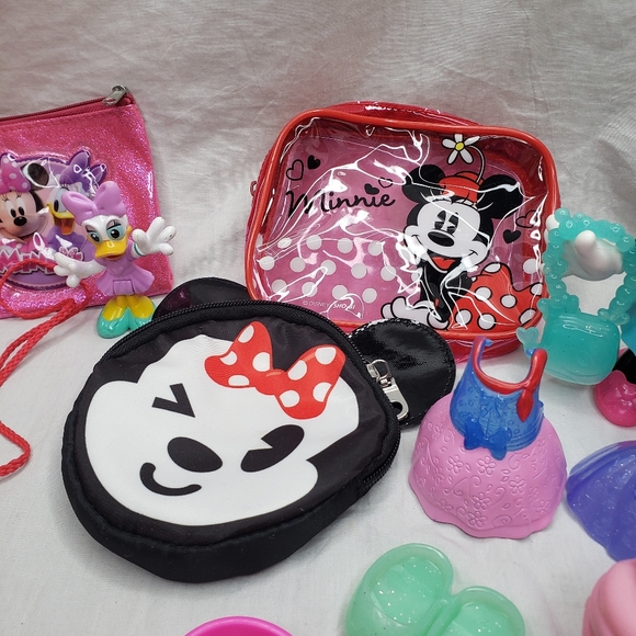 Disney Minnie Mouse Toy Bundle Over 30 Pieces Includes Zippered Bags & H20Bottle - Picture 3 of 8